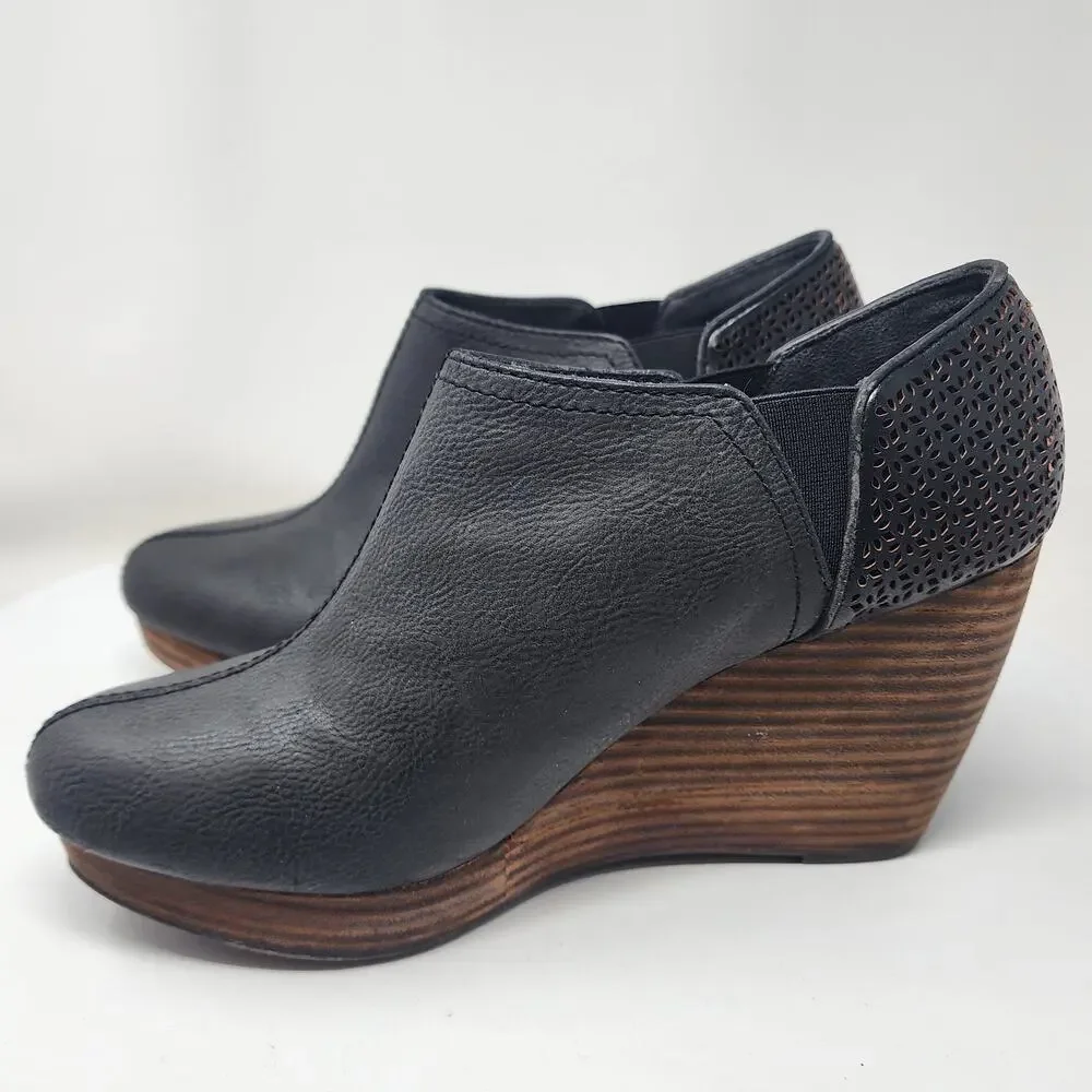 Dr. Scholl's Harlow Wedge Bootie Women 9 Wide Dark Brown w Perforated Heel